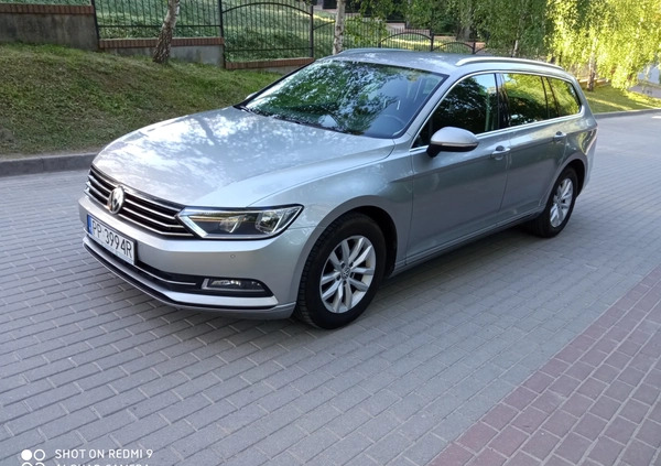 Volkswagen Passat cena 41900 przebieg: 297300, rok produkcji 2017 z Piła małe 254